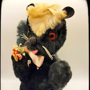 💥 Vintage "Master Toy of Distinction" plush skunk, 1960s / 1970's 💥